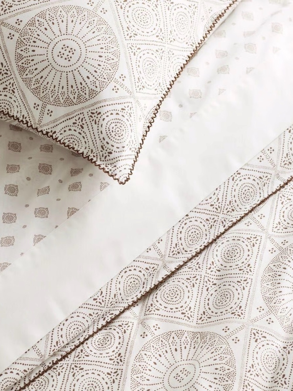 Serena & Lily Porto Cream and Brown Medallion twin flat Sheet only